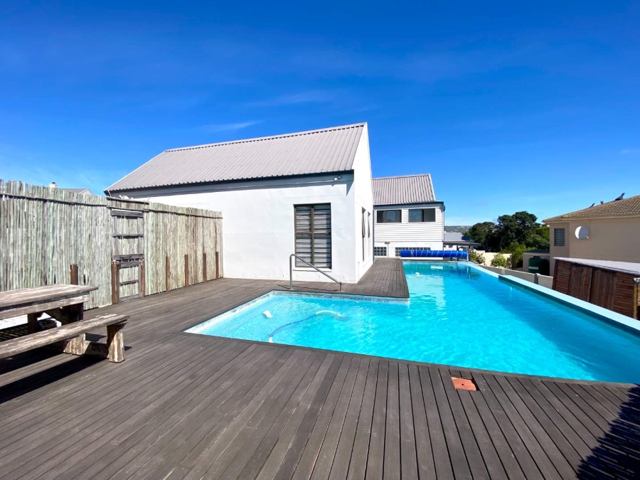 7 Bedroom Property for Sale in Myburgh Park Western Cape
